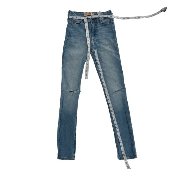 Hollister High Rise Super Skinny Distressed Denim Jeans Size 24 Women’s - Picture 4 of 5